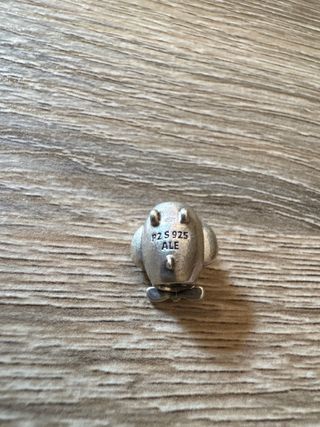 Charm Pandora avión plata