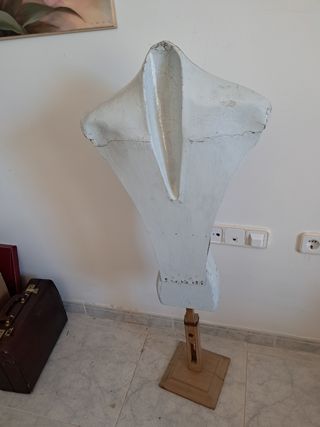 Maniquí antiguo de costura