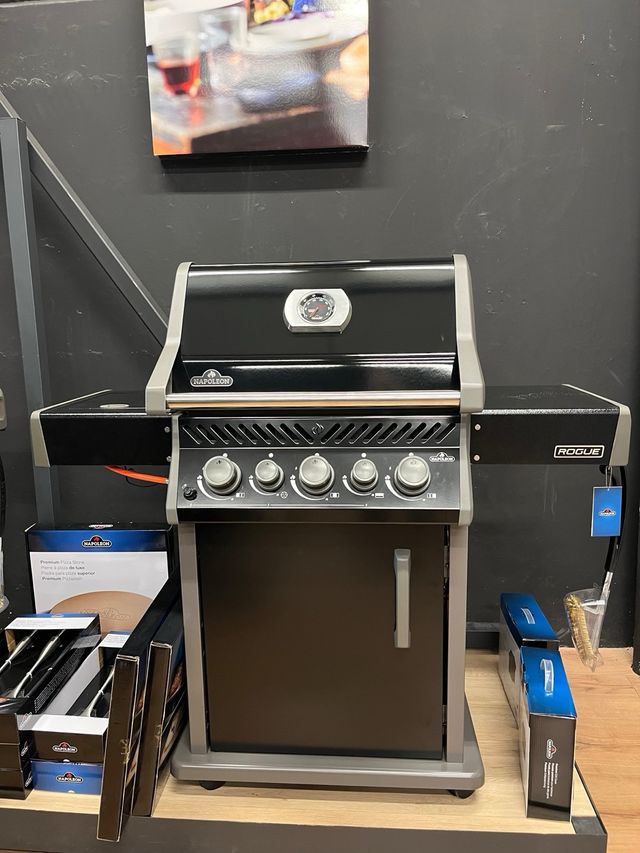 Barbacoa de gas Napoleon Rogue 425 RSB