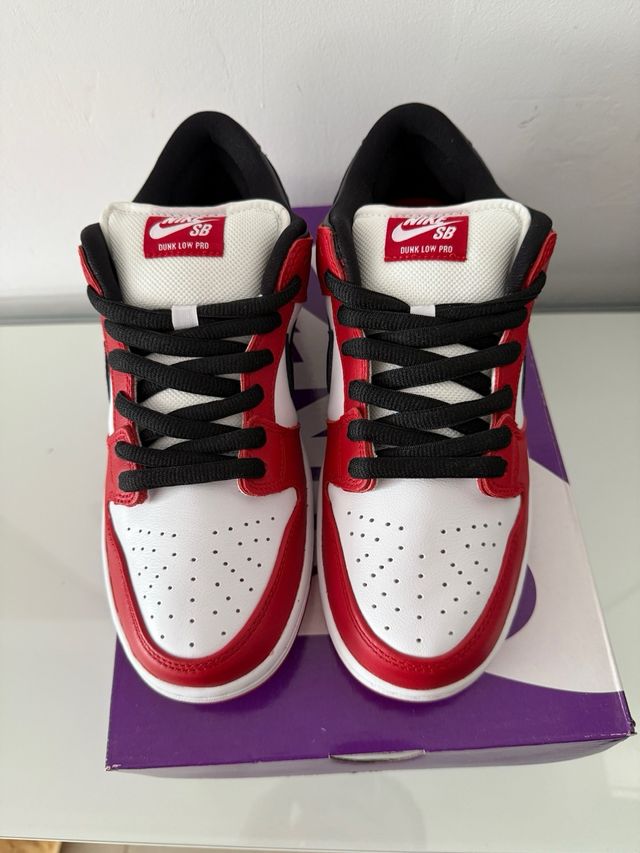 Nike SB Dunk Low “Chicago”