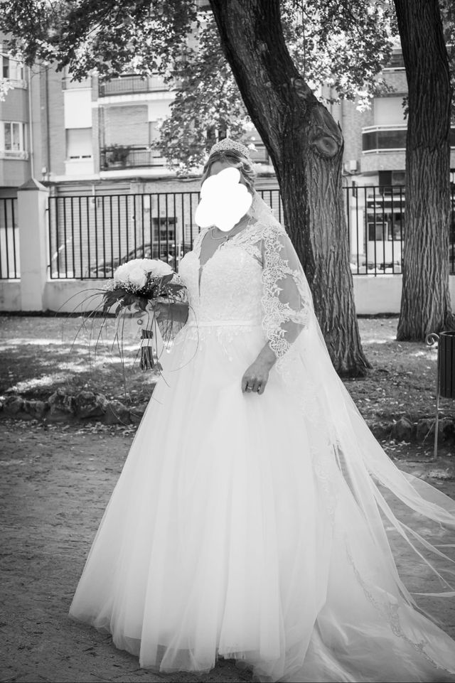 Vestido novia y  precioso velo de 3 metros largo