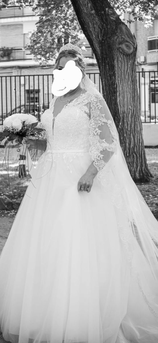 Vestido novia y  precioso velo de 3 metros largo