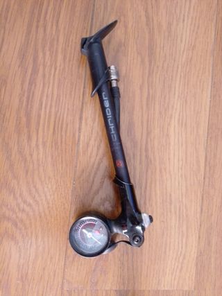 Bomba suspensión bici Decathlon
