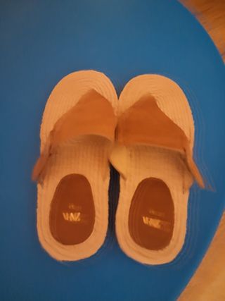 Sandalias planas serraje 