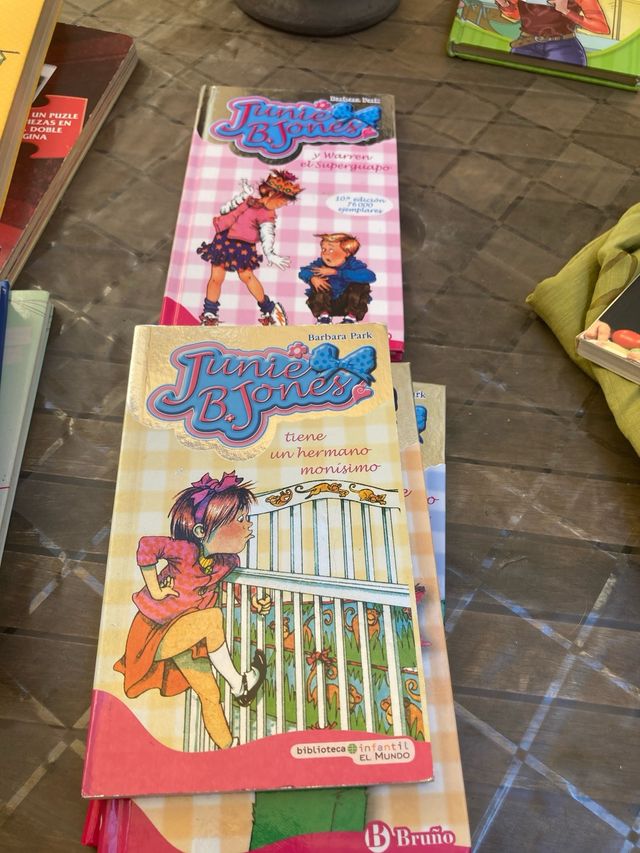 Junie B. Jones y el amigo invisible (Spanish Ed...