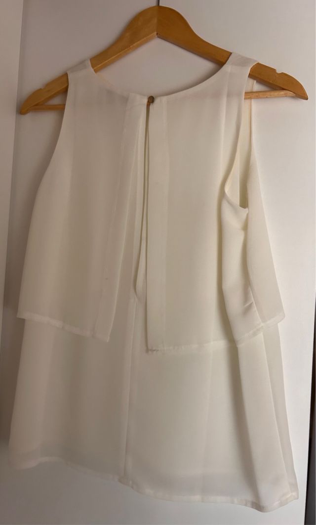 Blusa blanca sin mangas