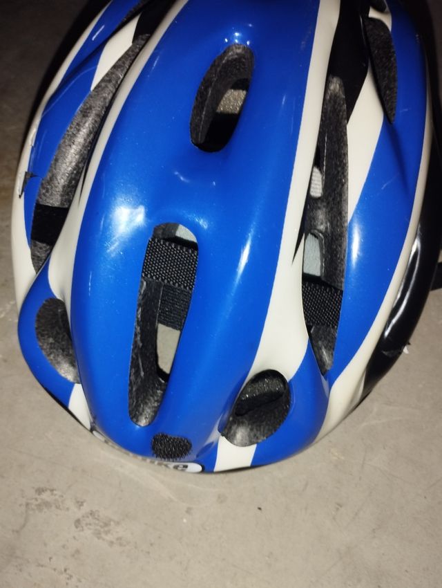 Casco bici azul - Basic System 18cm anc con visera