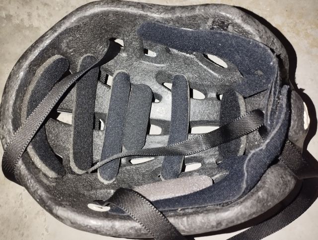 Casco bici azul - Basic System 18cm anc con visera