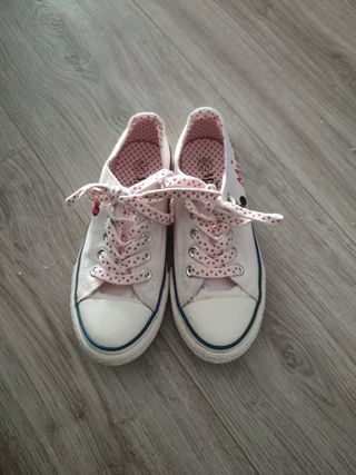 Zapatillas niña Minnie blancas y rojas