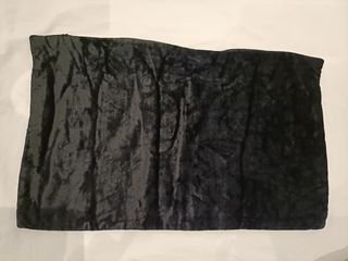 Funda Zara Home terciopelo negra 30x50cm