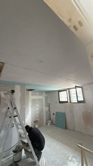 Se Ofrece servicio de electricidad en General.