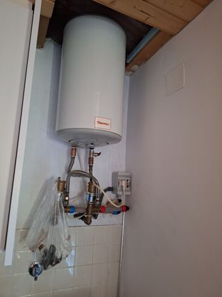 Se Ofrece servicio de electricidad en General.