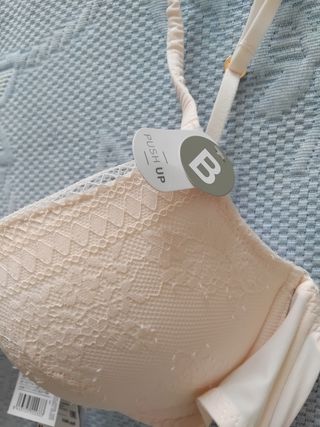 Sujetador push up talla 95B a estrenar. 