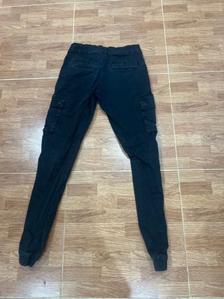 Pantalón cargo negro mujer
