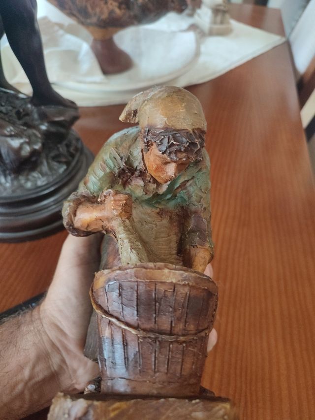 Figura Mujer Lavando, BOFILL