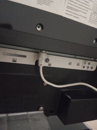 Televisión Philips 32 pulgadas ( sin adaptador)