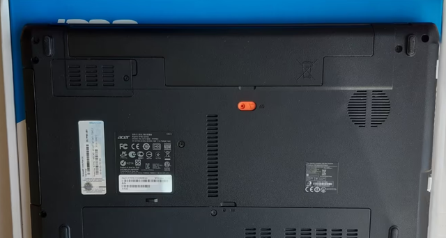 Acer Aspire 5750G - i7, 8GB RAM, 128GB