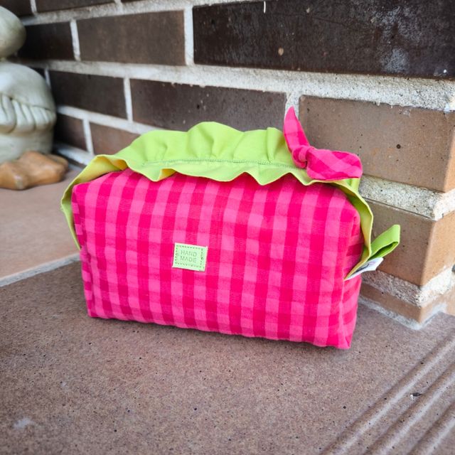 Neceser a cuadros rosa y verde