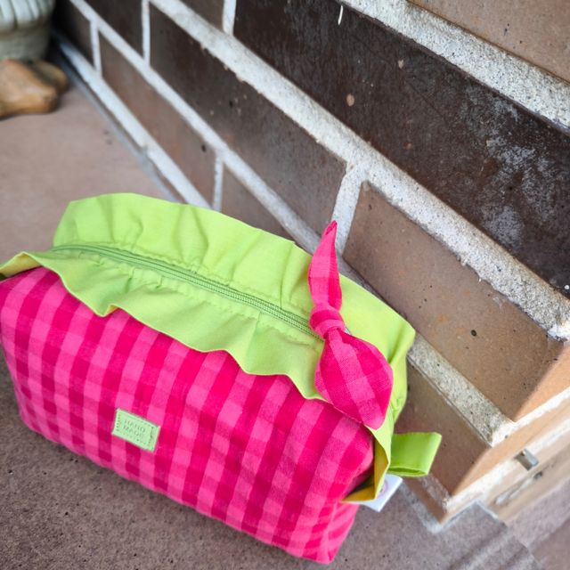 Neceser a cuadros rosa y verde