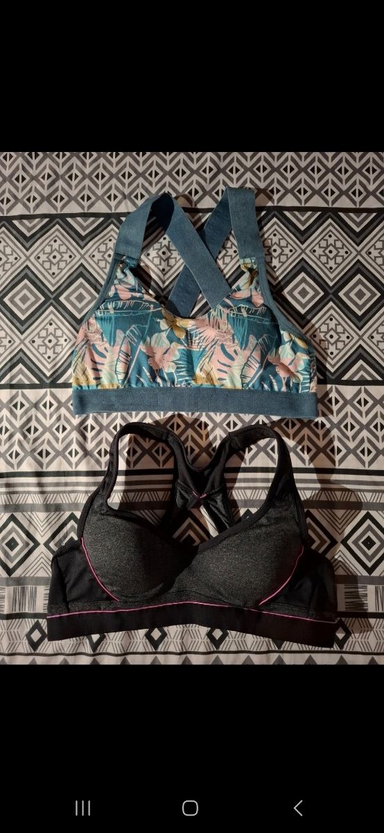 2 Sujetadores deportivos uno con copa