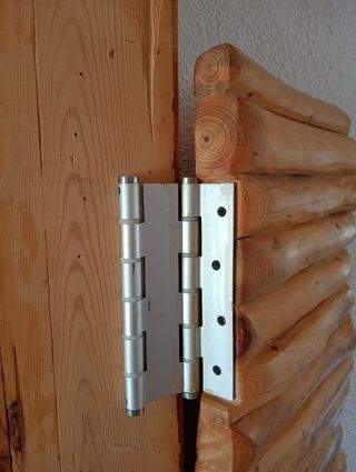 Puerta vaquera rústica de madera