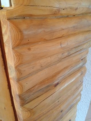 Puerta vaquera rústica de madera