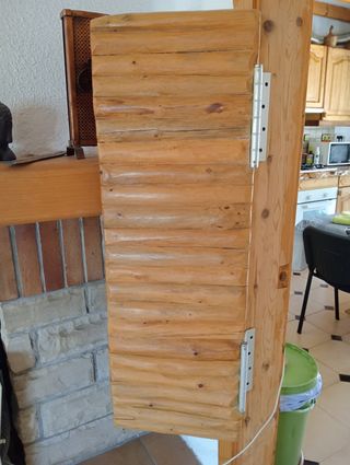 Puerta vaquera rústica de madera