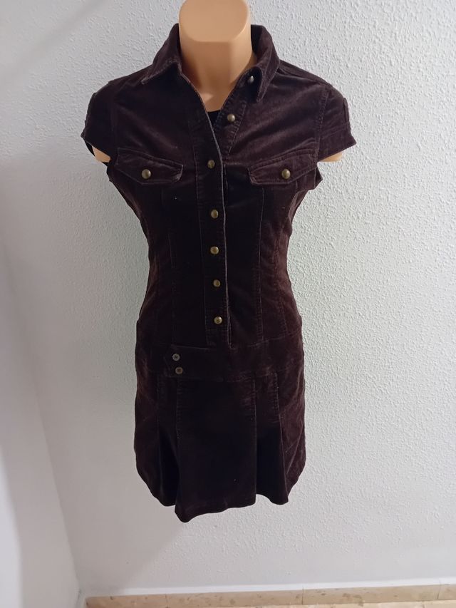 Vestido marrón de pana