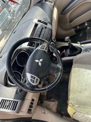 Mitsubishi Outlander 2009 - Despiece