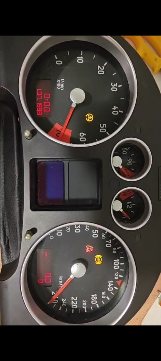 Cuadro instrumentos Audi TT Mk1. RECONSTRUIDO.