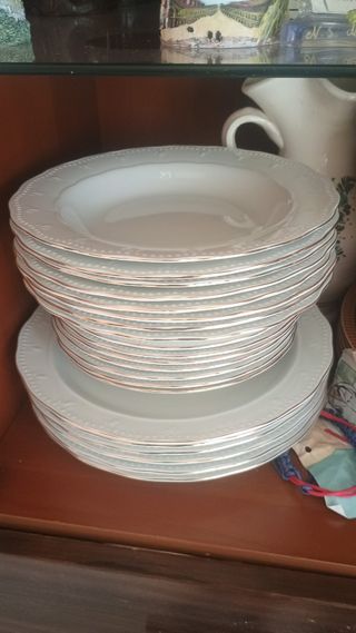 Platos porcelana blanca-dorada