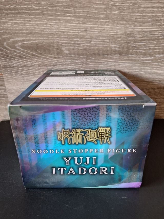 Figura Jujutsu Kaisen de Yuji Itadori
