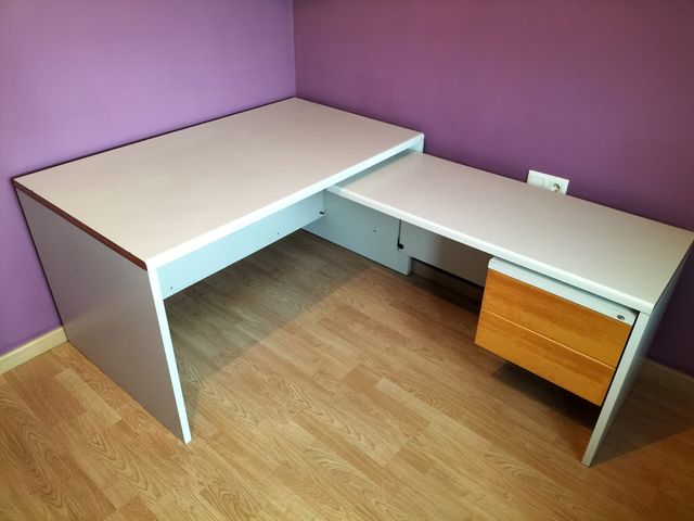 Mesa escritorio blanca - oficina