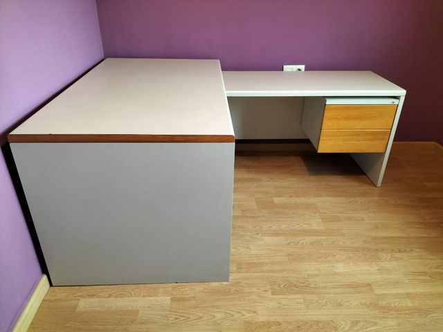 Mesa escritorio blanca - oficina