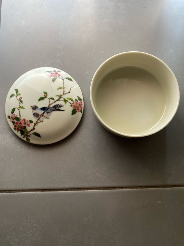 Cajita porcelana pintada a mano shibata japon