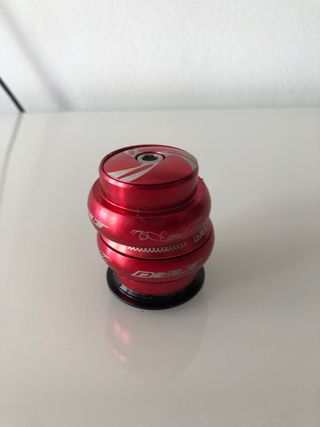 Dirección DELT roja 1-1/8