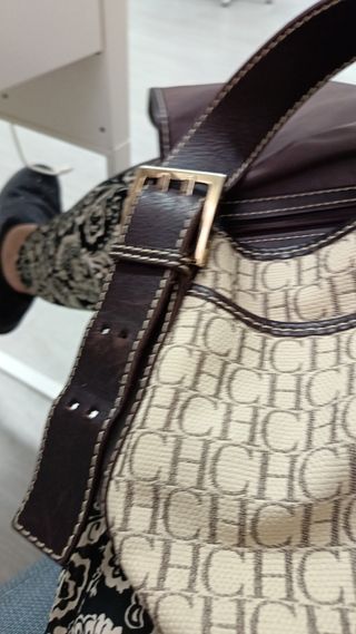 Bolso Carolina Herrera beige y marrón