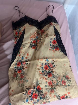camisón floral beige