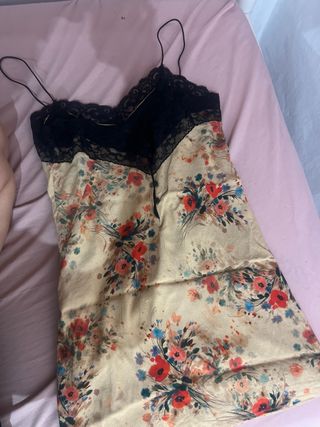 camisón floral beige