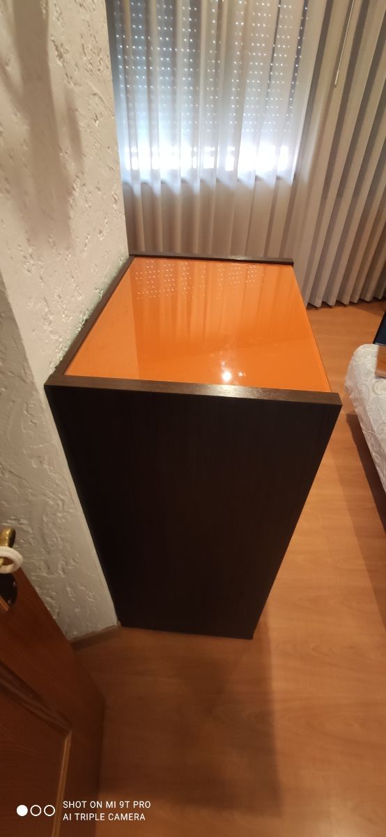 Dormitorio matrimonio - Vengué y naranja