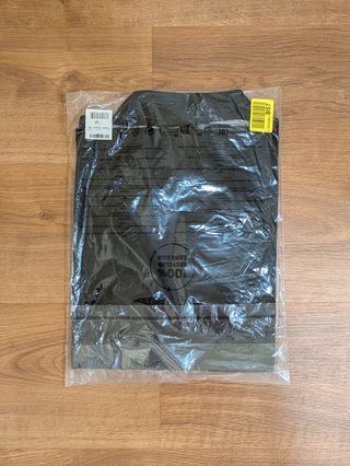 Polo Karl Lagerfeld negro CON ETIQUETAS 