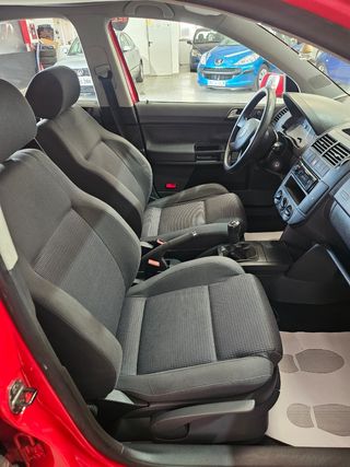 Volkswagen Polo 1.4 gasolina con tan solo 79.000k.