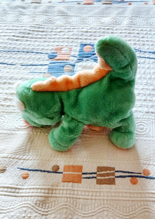 Dinosaurio peluche verde. Hoy 7,50 €