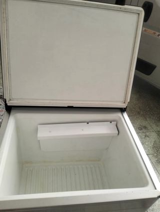 Nevera para camper marca Dometic trivalente