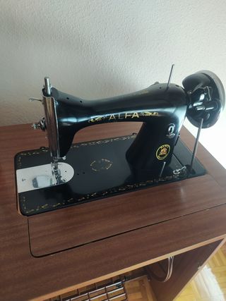Máquina coser Alfa Antigua
