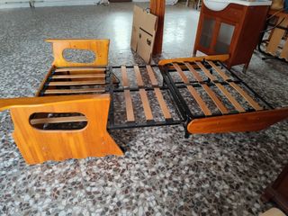 Sofá cama dos plazas. Estructura madera. Desenfund