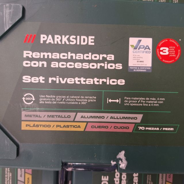 Remachadora con accesorios