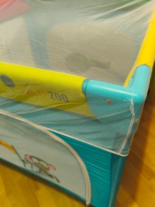 Parque infantil cuadrado Olmitos con mosquitera