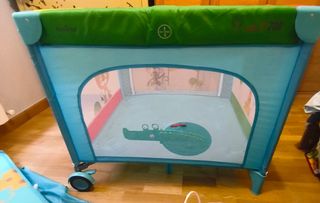 Parque infantil cuadrado Olmitos con mosquitera