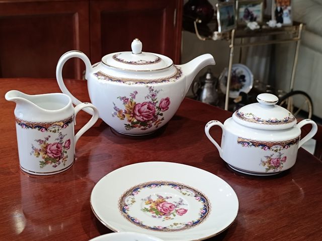 Juego café porcelana portuguesa.